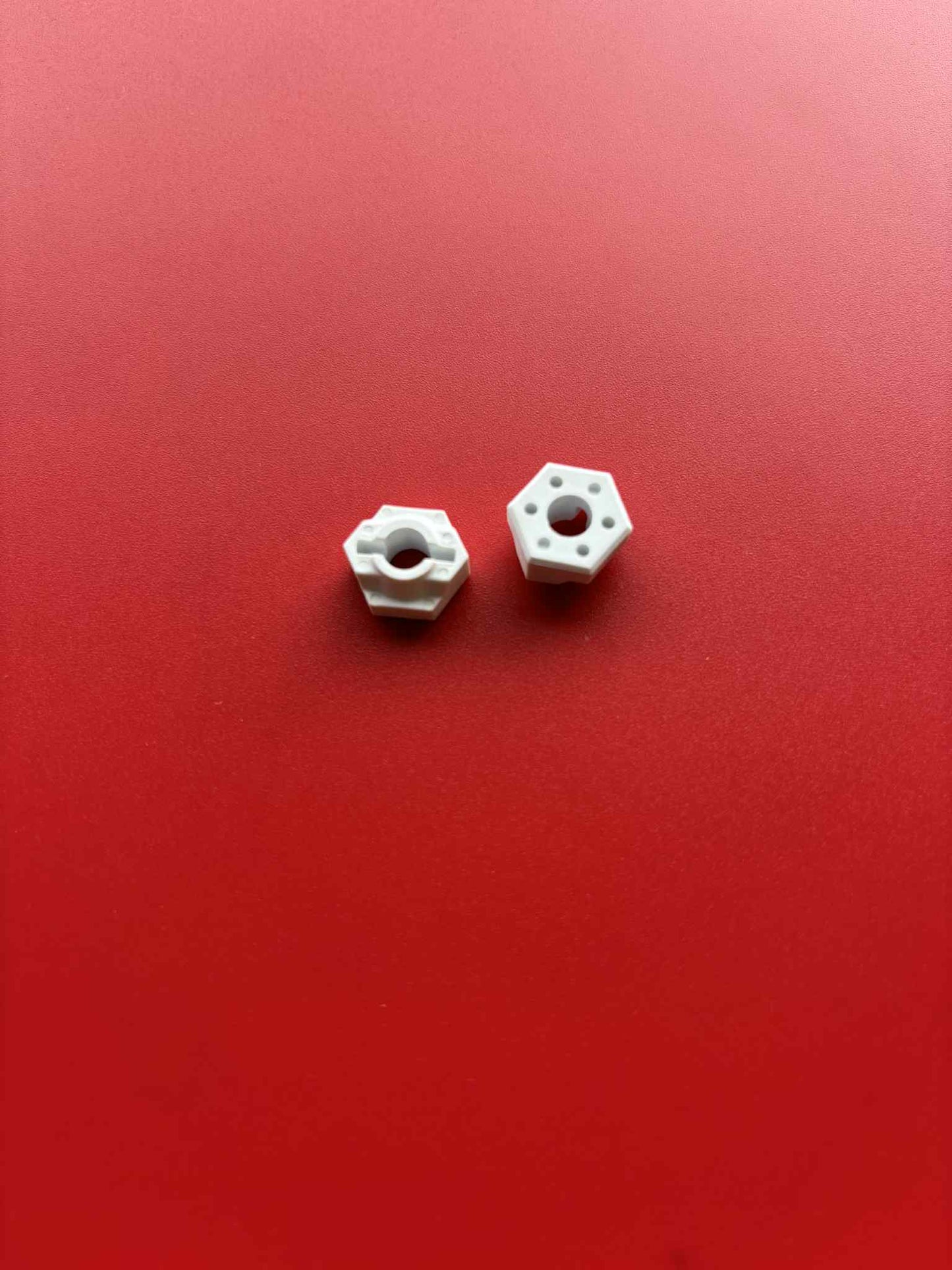 B-Five Rear Wheel Hexes White Will Fit RC10B5