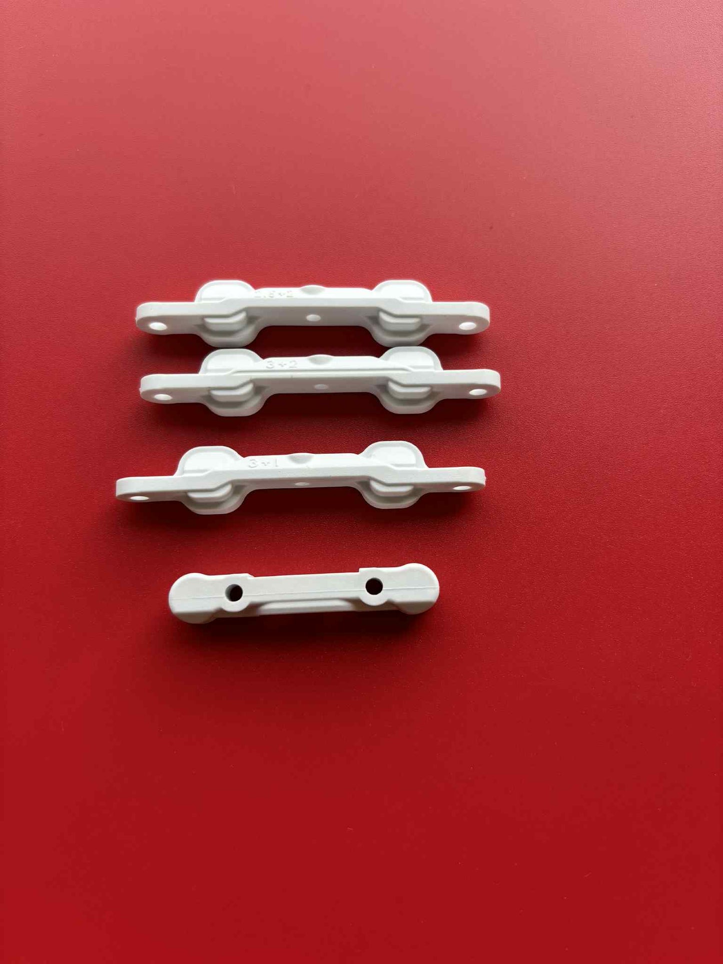 B-Five Rear Hinge Pin C & D Blocks White Will Fit RC10B5