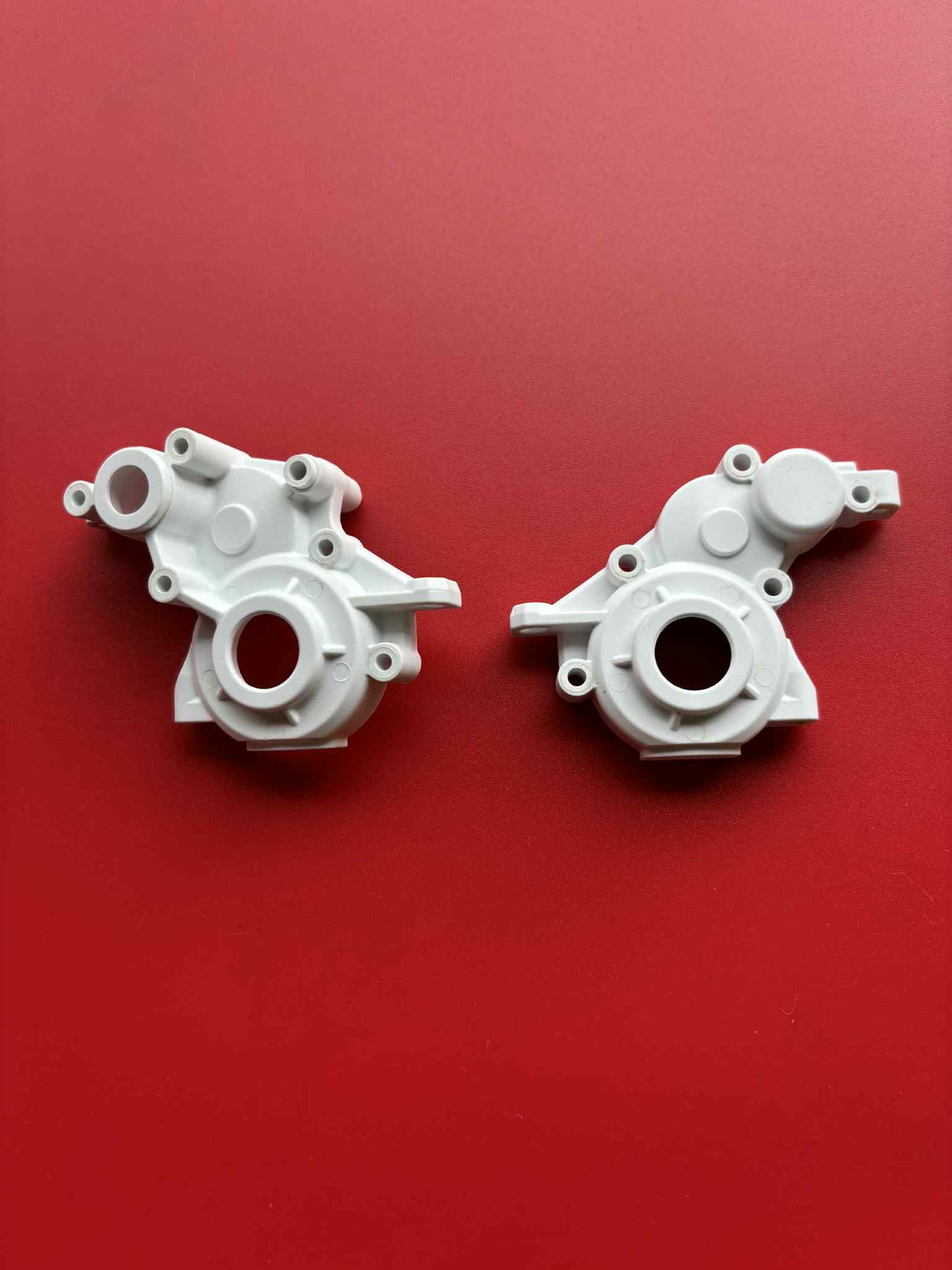 B-Five Rear Gearbox Cases White Will Fit RC10B5